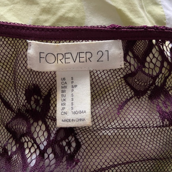 Xs Forever 21 Purple Lace Short Sleeve Cropped Top - Picture 2 of 3